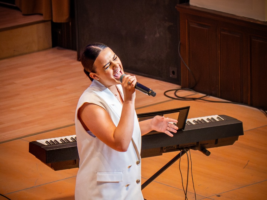 Solistă Vocală - Live